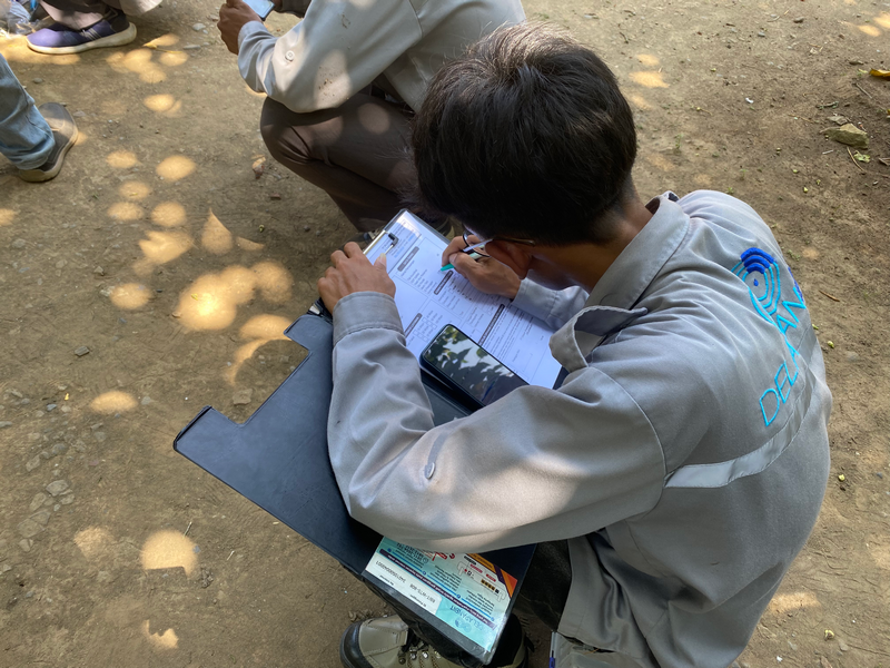 Pelanggan mengisi dan menandatangani formulir aktivasi layanan internet